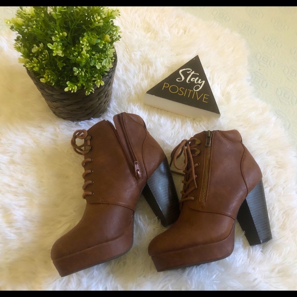 Bootie pumps